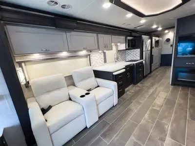 2023 Thor Motor Coach Aria photo 6
