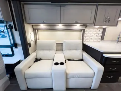 2023 Thor Motor Coach Aria photo 7