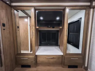 2025 Entegra Coach Accolade XL photo 21