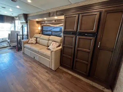 2018 Newmar Canyon Star photo 13