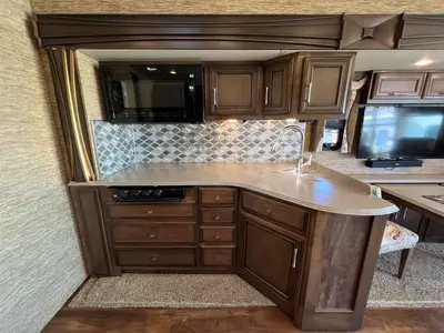 2018 Newmar Canyon Star photo 8