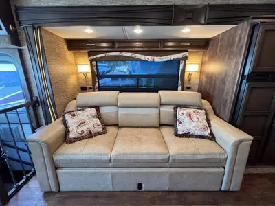 2018 Newmar Canyon Star photo 14