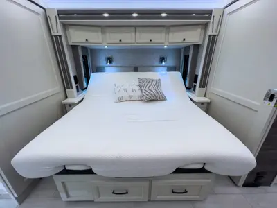 2025 Tiffin Motorhomes Allegro BUS photo 18