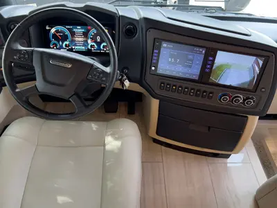 2025 Tiffin Motorhomes Allegro BUS photo 2