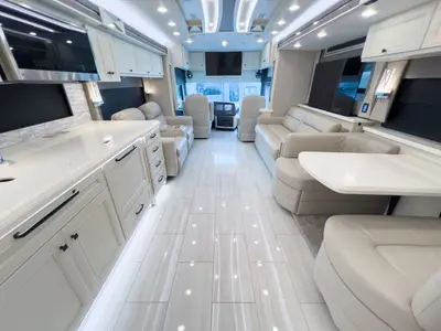 2025 Tiffin Motorhomes Allegro BUS photo 3