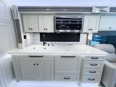 2025 Tiffin Motorhomes Allegro BUS photo 8