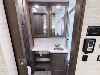 2025 Entegra Coach Odyssey photo 17
