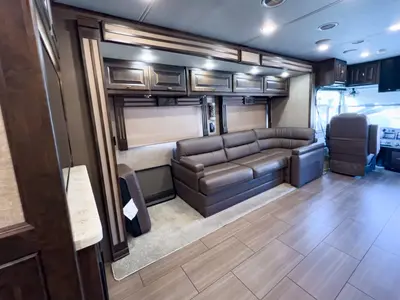 2018 Tiffin Motorhomes Allegro RED photo 13