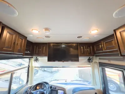 2018 Tiffin Motorhomes Allegro RED photo 4