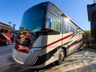 2018 Tiffin Motorhomes Allegro RED photo 24
