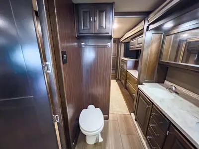 2018 Tiffin Motorhomes Allegro RED photo 19