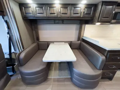 2018 Tiffin Motorhomes Allegro RED photo 7