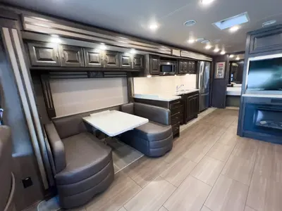 2018 Tiffin Motorhomes Allegro RED photo 6