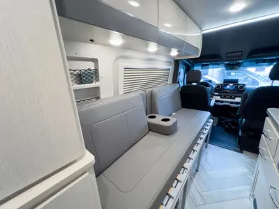 2025 Thor Motor Coach Tranquility photo 12
