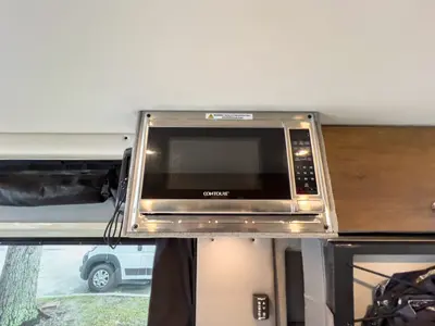 2021 Storyteller Overland Mode photo 9