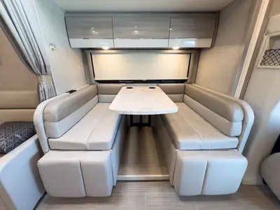 2021 Thor Motor Coach Tiburon photo 15