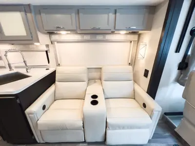 2025 Thor Motor Coach Indigo photo 7