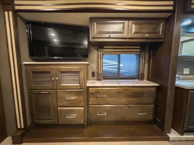 2018 Tiffin Motorhomes Allegro RED photo 22