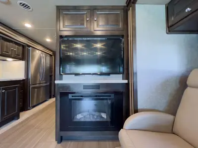 2018 Tiffin Motorhomes Allegro RED photo 16