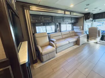2018 Tiffin Motorhomes Allegro RED photo 13