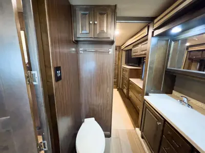 2018 Tiffin Motorhomes Allegro RED photo 20
