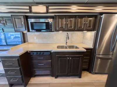 2018 Tiffin Motorhomes Allegro RED photo 8