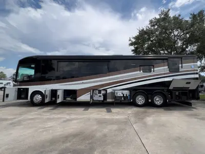 2017 Winnebago Tour photo 26