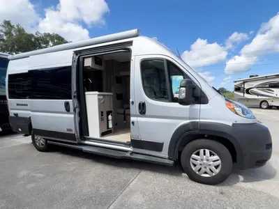 2024 Thor Motor Coach Sequence photo 26