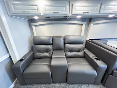 2021 Fleetwood Pace Arrow photo 15