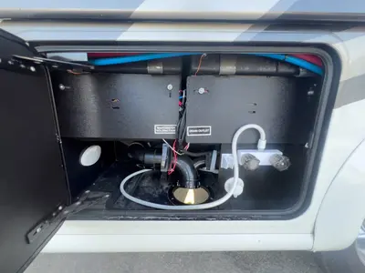 2022 Thor Motor Coach Magnitude photo 24