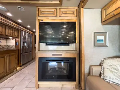 2017 Tiffin Motorhomes Phaeton photo 17
