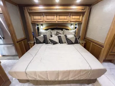 2017 Tiffin Motorhomes Phaeton photo 22