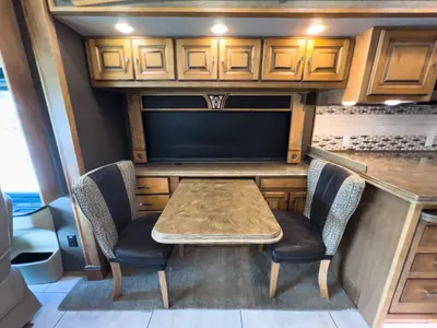 2017 Tiffin Motorhomes Phaeton photo 7