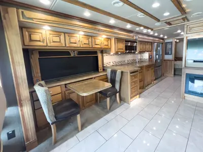 2017 Tiffin Motorhomes Phaeton photo 6
