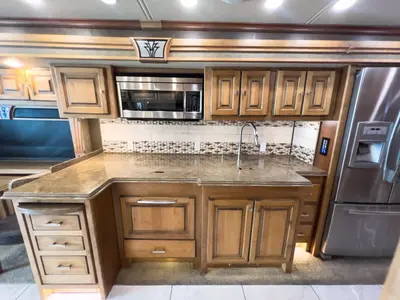 2017 Tiffin Motorhomes Phaeton photo 8