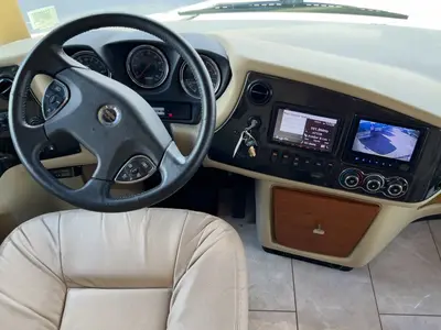 2017 Tiffin Motorhomes Phaeton photo 2