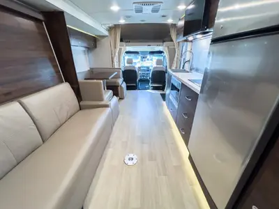 2021 Winnebago Navion photo 3