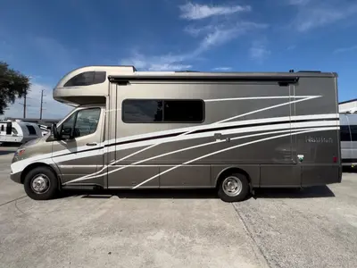 2021 Winnebago Navion photo 20