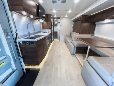 2021 Winnebago Navion photo 5