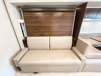 2021 Winnebago Navion photo 15