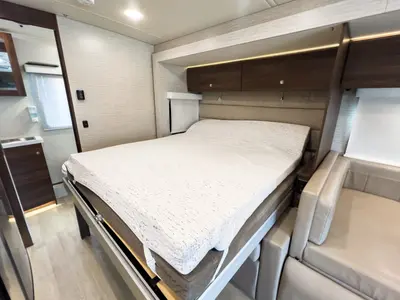 2021 Winnebago Navion photo 19
