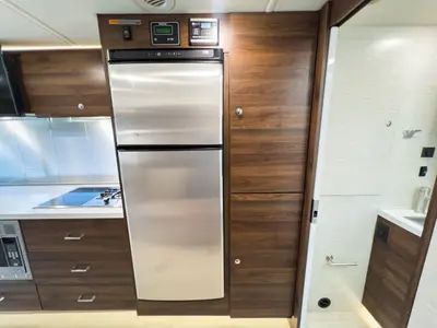 2021 Winnebago Navion photo 12