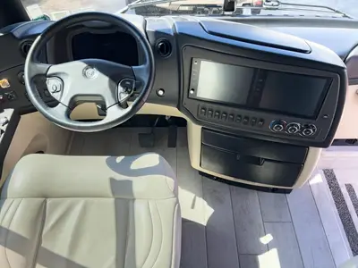 2022 Tiffin Motorhomes Allegro BUS photo 2