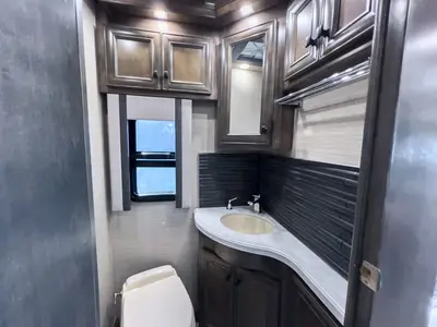 2022 Tiffin Motorhomes Allegro BUS photo 16