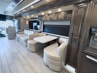 2022 Tiffin Motorhomes Allegro BUS photo 13