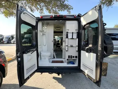 2022 Thor Motor Coach Tellaro photo 2