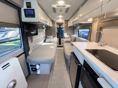 2022 Thor Motor Coach Tellaro photo 5