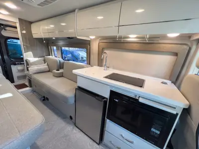 2022 Thor Motor Coach Tellaro photo 6