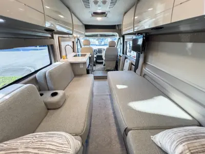 2022 Thor Motor Coach Tellaro photo 4