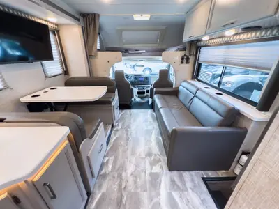 2023 Thor Motor Coach Quantum photo 3